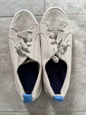 Sperry canvas shoes